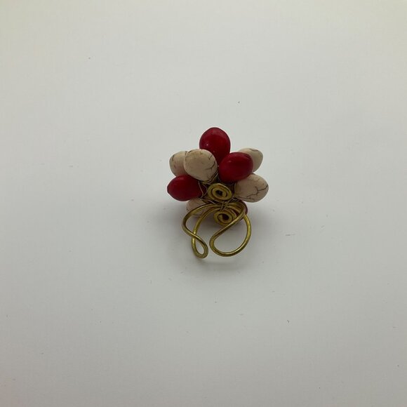 VTG Artisan Handmade Chunky Ring Red White Beaded Flower 3D Adjustable - Picture 3 of 8